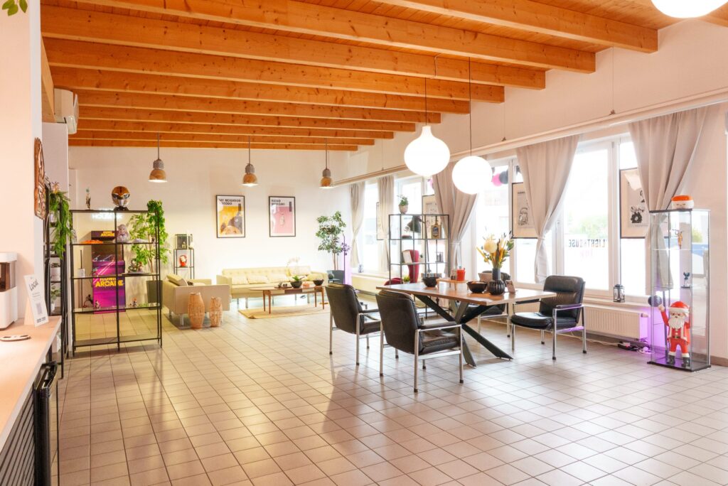 Tattoo Studio in Straubing – heller, sauberer Arbeitsbereich bei Lighthouse Tattoo